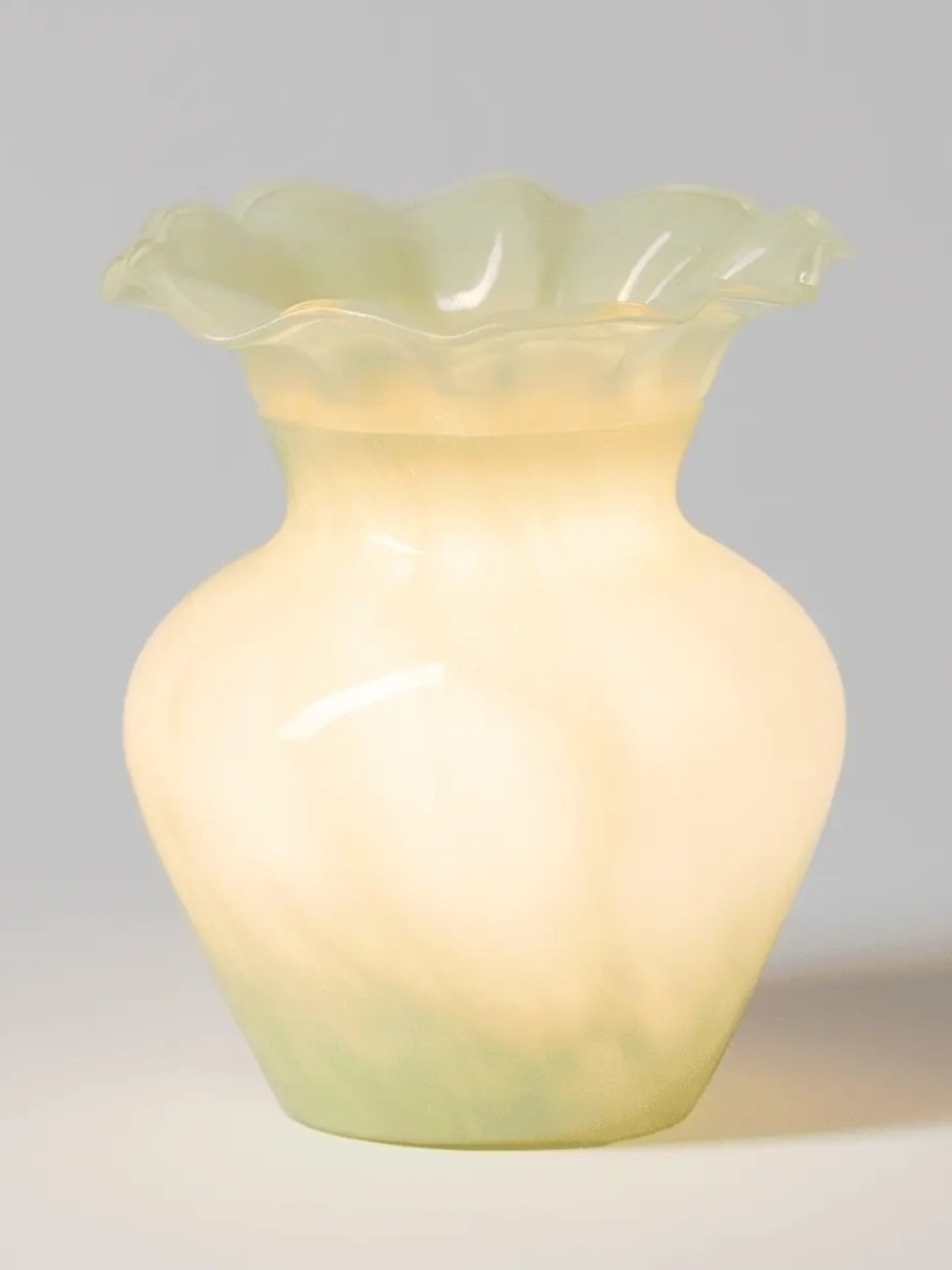 Scentsy Seafoam Bloom Warmer - Seafoam Green and Cream